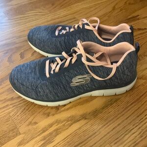 NWOT Skechers Air Cooled Memory Foam Sneakers- Women’s Size 10